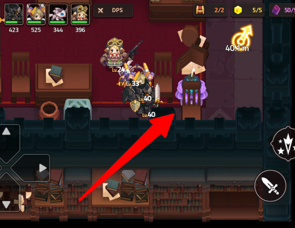 本に火をつけて爆弾に着火する